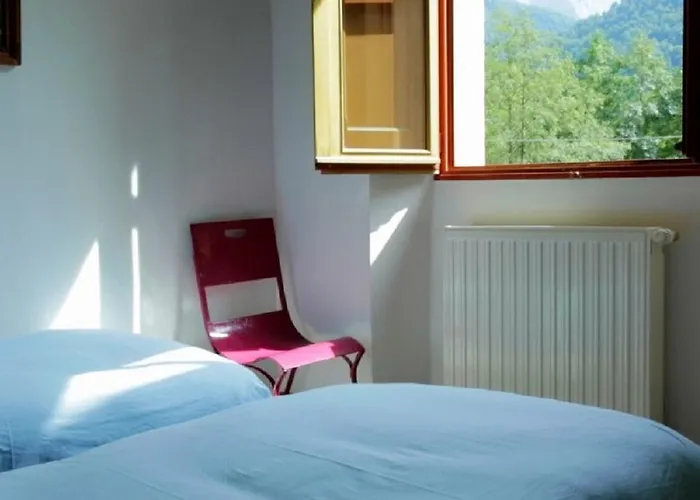 Vandrarhem De L'escolan *